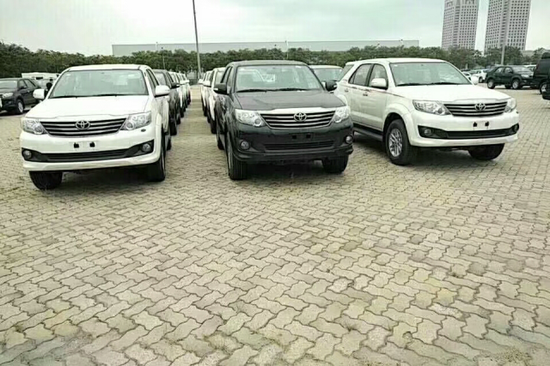 丰田奔跑者2700最新报价裸车促销多少钱