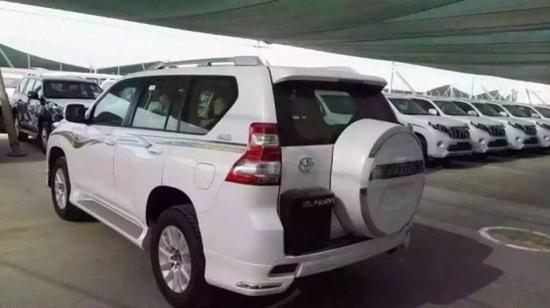 2017款中东丰田霸道2700  后挂备胎