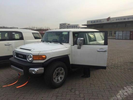 新款丰田FJ酷路泽霸气重天传奇经典越野