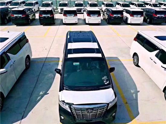 18款丰田埃尔法现车到店 感受奢华体验