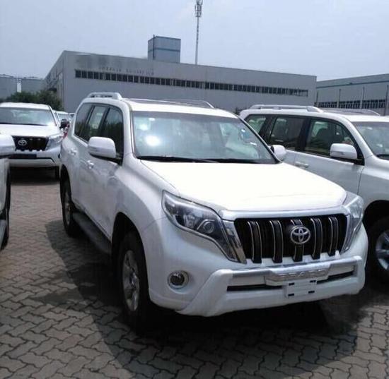 17款丰田霸道2700车型气质十足 顶级SUV