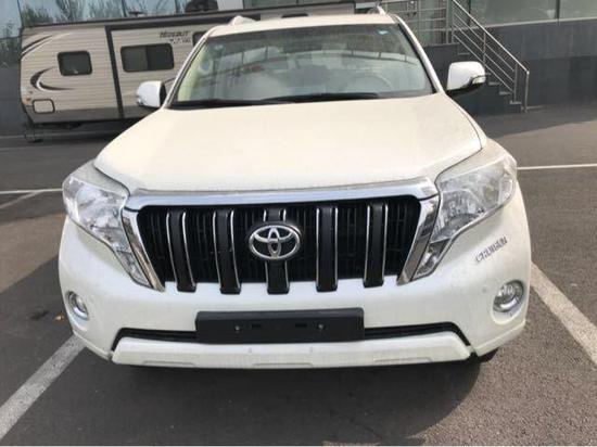 17款丰田4000霸道V6 外观越野车范更浓