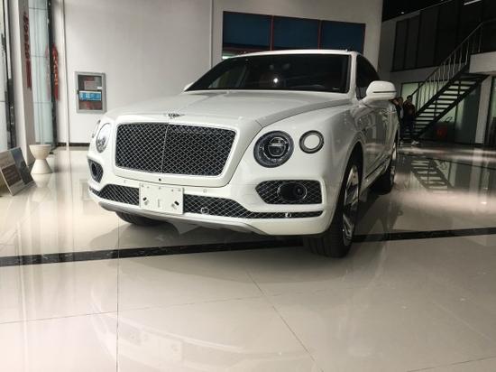 18宾利添越现车到店金秋十月享团购批发