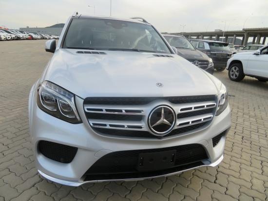 18奔驰GLS450美规版新车到港前包围不同