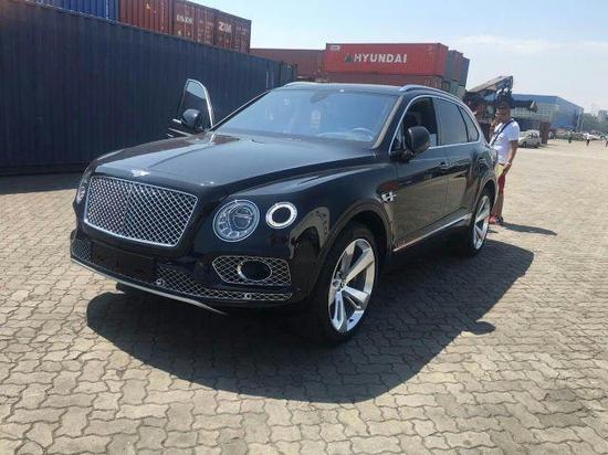 宾利添越现车已到港一价到底感恩惠给你