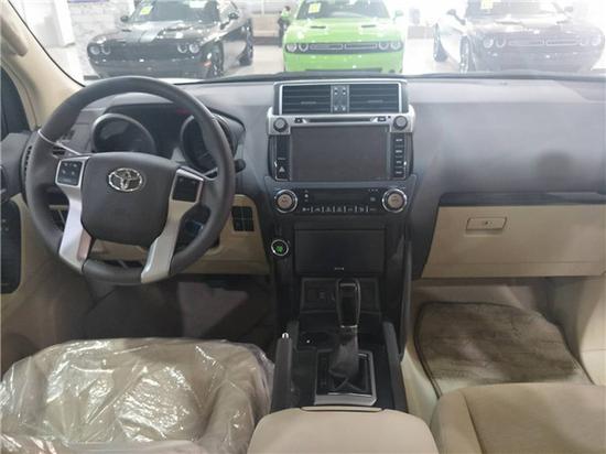 17款丰田霸道2700做工精细奢华感油然而