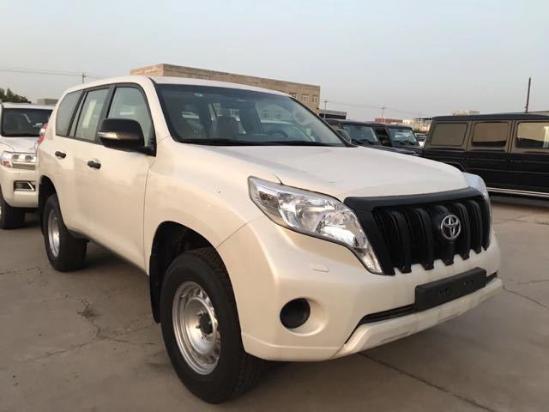 2017款霸道2700现车特价37万 版本众多