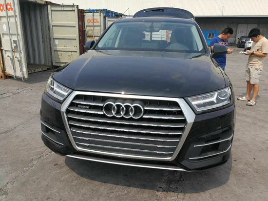 奥迪Q7天津港平行进口优惠促销美式风格