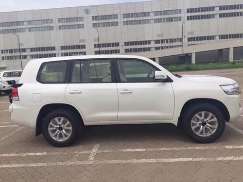 18款酷路泽4000现车出色性能十一月特惠