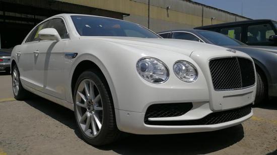 17款宾利飞驰V8S报价 天津港专享优惠