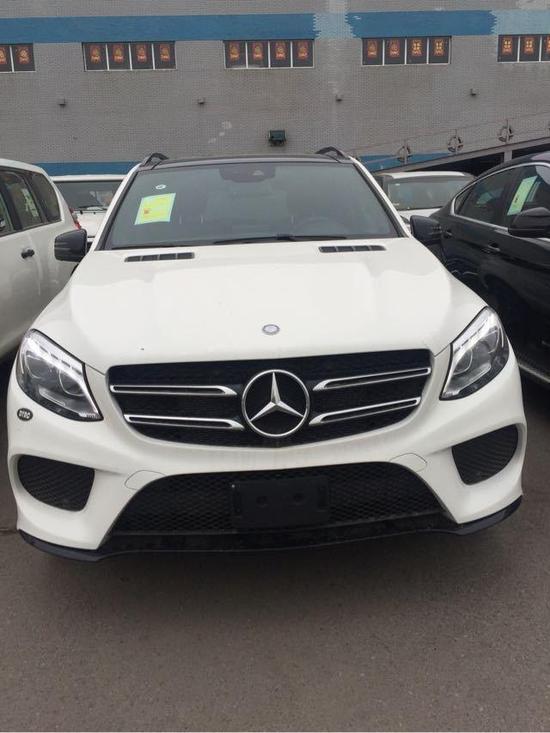 2017款奔驰GLE400吐露出浓厚的运动气味