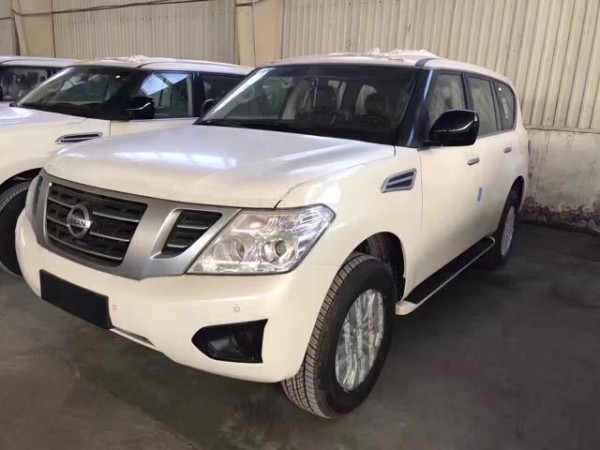 2018款日产尼桑途乐Y62 中东版4活塞越野