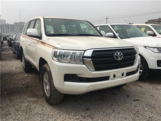 17款中东版酷路泽4000津港最新报价详情