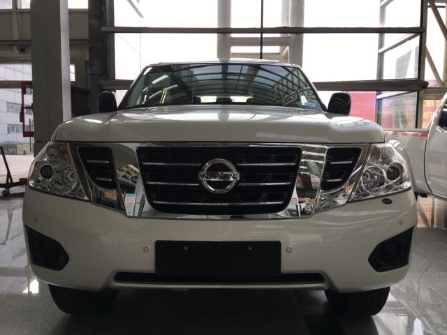 2017款日产尼桑途乐Y62新车前脸冲击感强