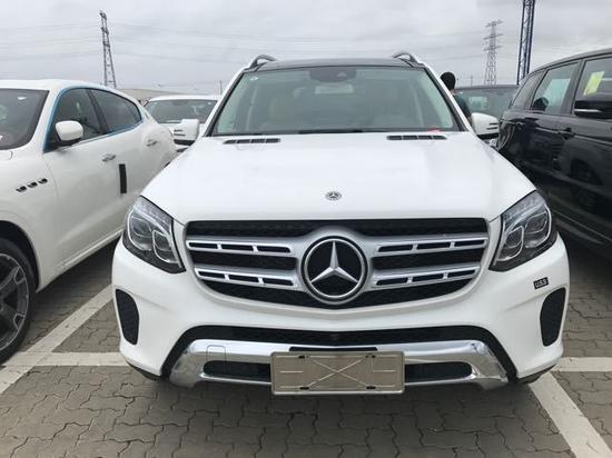 18奔驰GLS450现车到港优惠 手续齐可分期