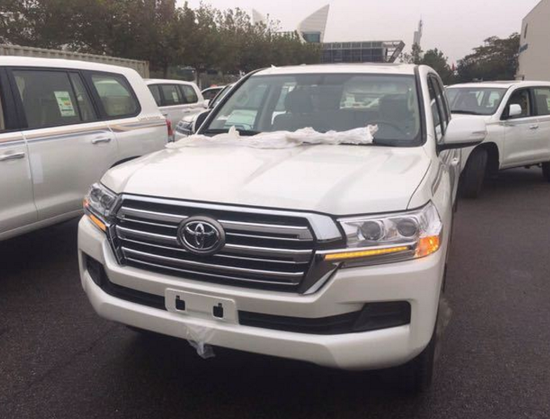 18款酷路泽4000GXR全国首款六速原厂后挂