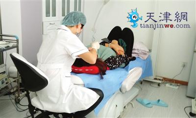“黑医生”正在做微整型手术