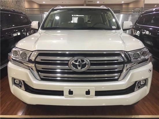 丰田酷路泽4000现车到店购车送豪华装饰