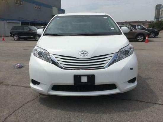 17款丰田塞纳LE 两驱加版商务现车价格