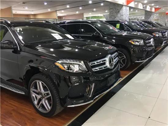 18款奔驰GLS450加版 并带有扰流槽设计