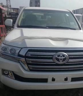 中东版丰田酷路泽4.0 硬朗越野无法挑剔