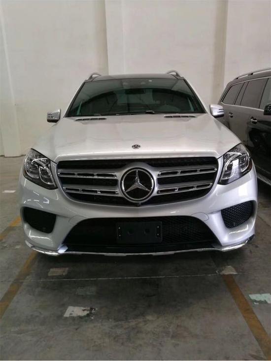 17款奔驰GLS450现车 超强性能卓尔不群