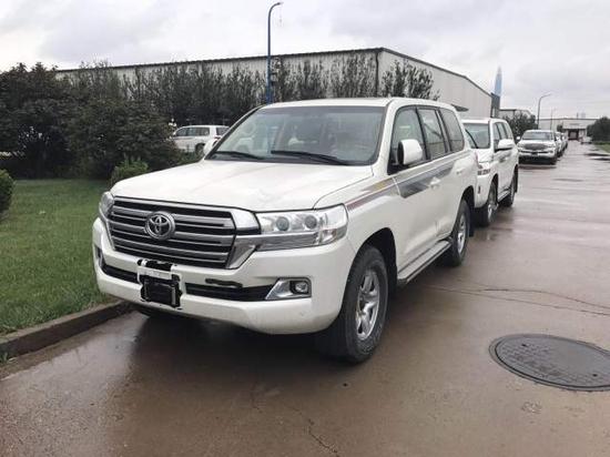 17款酷路泽4600低配今日直降5万抢购中