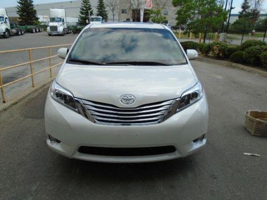 进口丰田塞纳和日产贵士而言塞纳空间大