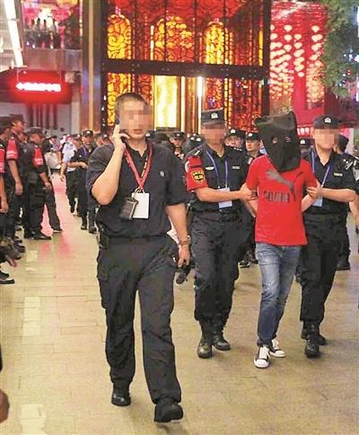▲警方抓捕犯罪嫌疑人现场。警方供图