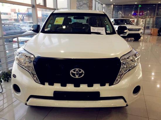 17款丰田霸道2700店内现车提车好礼相送