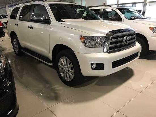 17款丰田红杉5700油耗动力解析七座白金