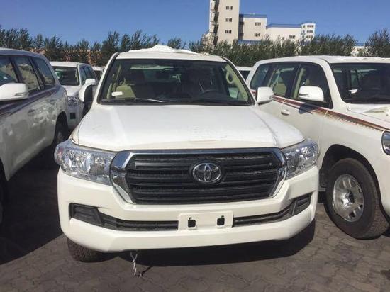 18款丰田酷路泽4000 皇家越野外挂备胎