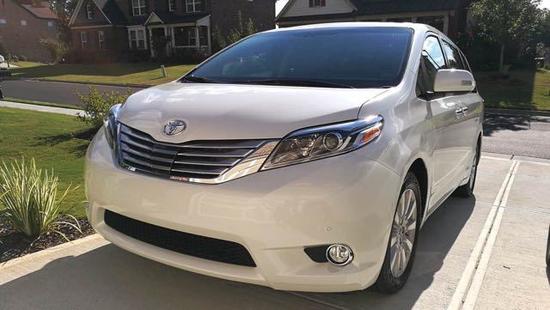 17款丰田塞纳3.5两驱LE8座现车低价优惠