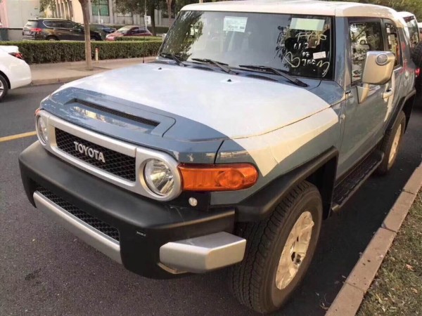 17款丰田FJ酷路泽4000全国可分期付款