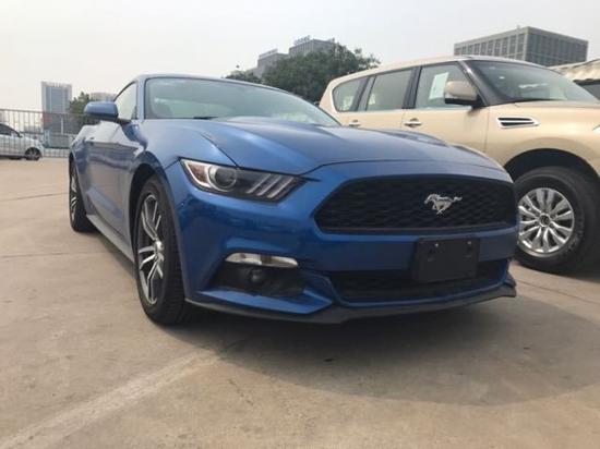 17款墨版福特野马跑车彰显霸气点燃激情