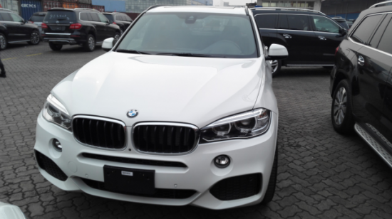 17款宝马X5现车颜色齐畅享生活最新价格