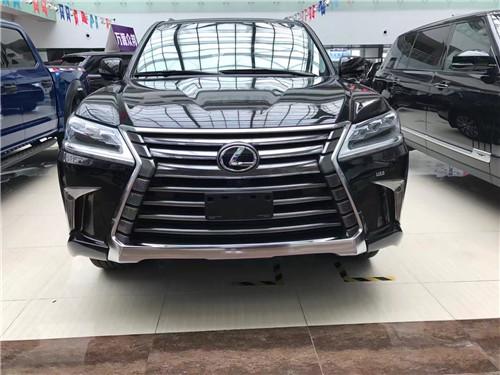 2017款雷克萨斯LX570愈发显得鹤立鸡群