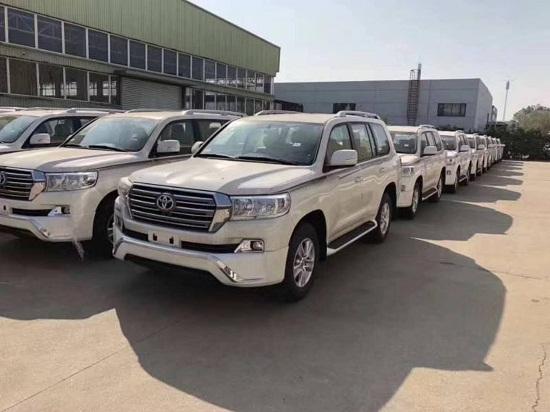 天津港保税区中东版丰田酷路泽4000价格