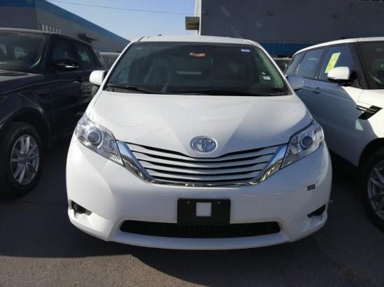 17款丰田塞纳商务四驱加版LTD舒适实用