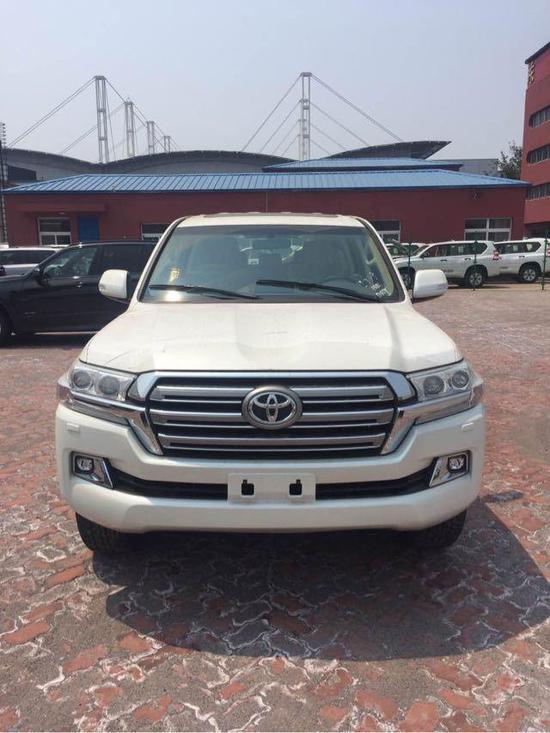 中东丰田兰德酷路泽4000越野SUV优惠促销