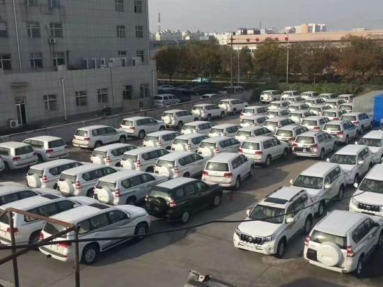 2017款中东版丰田霸道2700喜欢抓紧订购