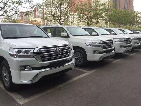 2018款中东版酷路泽4000变速箱大有不同