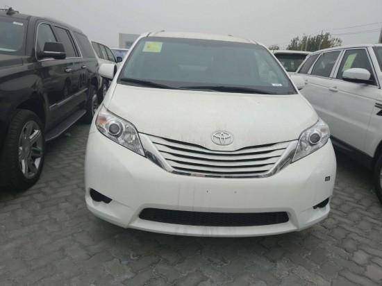 17款丰田塞纳四驱加版LTD白棕舒适商务