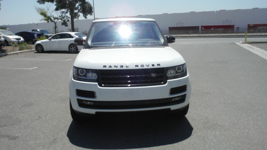 路虎揽胜汽油黑耀版霸气外观吓傻路人