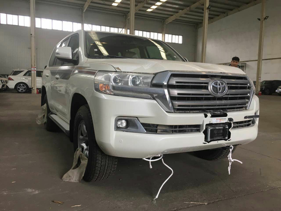 2017款丰田酷路泽4600 更偏圆滑更为流畅