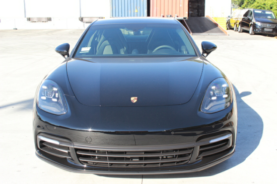 保时捷帕纳梅拉四门四座超大空间跑车