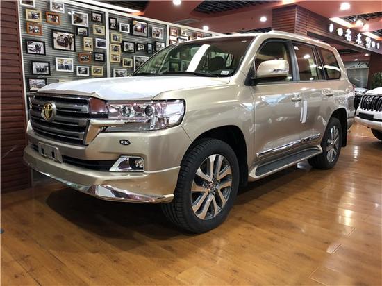 17款土豪金酷路泽4000报价全国仅限一台