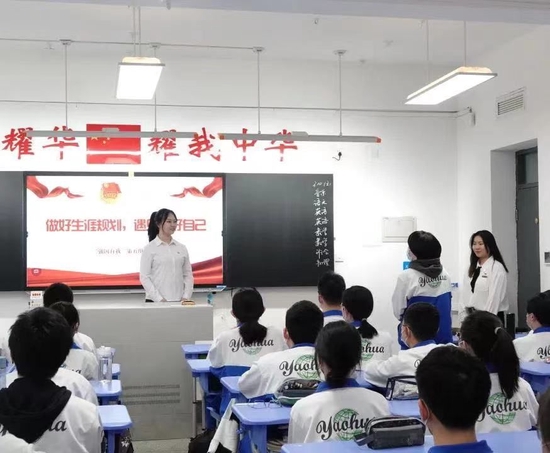 天津青年学生百场宣讲启动 用“青言青语”讲好中国故事