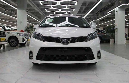 22款丰田塞纳2.5油混 港口特惠直降10万