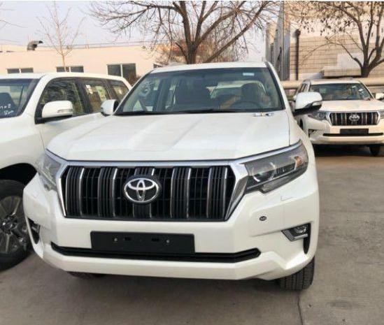 2018款丰田霸道4000 两气囊天窗遥起版